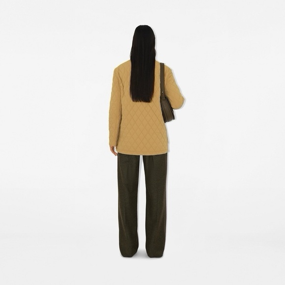 NEW Burberry Women’s Quilted Nylon Barn Jacket in Flax Sand Designer Size XS - Picture 10 of 12